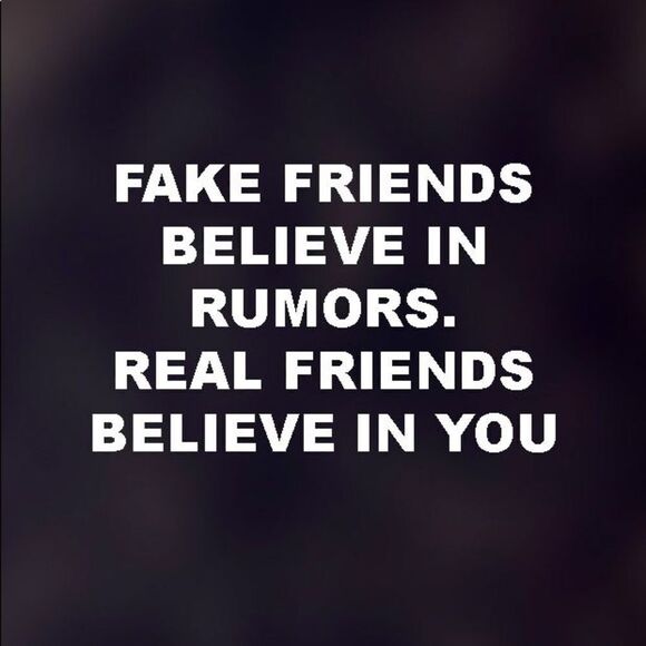 ✨✨Host Pick✨✨Van Heusen Classic Short Sleeves Button Down Shirt✨✨ - Picture 4 of 8